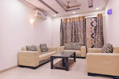 Image de 3bhk-Park Facing! Lajpat Market! by HostMyStay\n\n