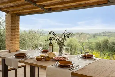 Image de Luxury romantic cottage with a hot tub by San Gimignano