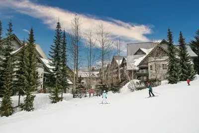 Image de Ski In/Ski Out Resort on Blackcomb Mountain - Outdoor Hot Tubs/Pool