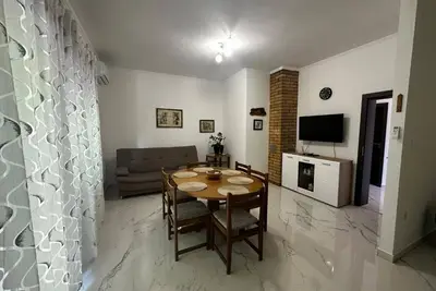 Image de Beachfront Spacious Apartment with Terrace - Three Bedroom Apartment