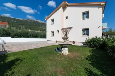 Image de Four Bedroom Holiday Home with Pool