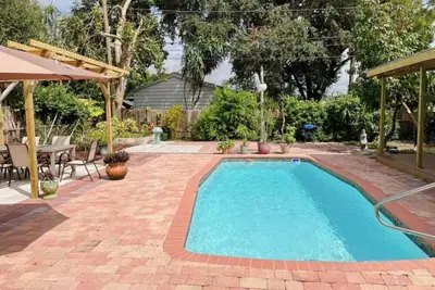 Image de Pool home in Seminole 5miles to beach