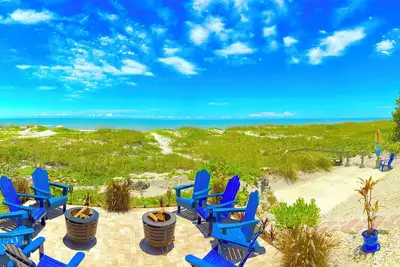 Image de ⭐️⭐️True Beachfront with pool, pet Friendly #1 Spot in Cocoa Beach! ⭐️⭐️