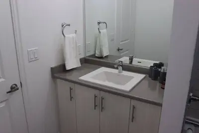 Image de Renovated Home with Tall Ceilings in Prime Location