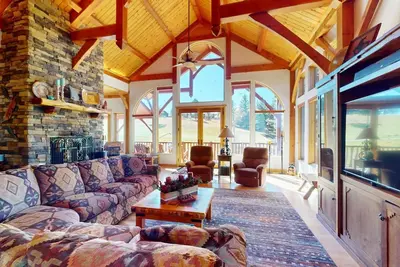 Image de Stunning Golf Course Retreat with Mountain Views | Fireplace | Casa de Reeg