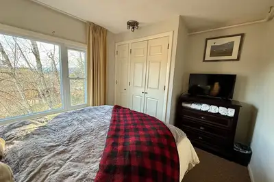 Image de Cozy 2-bedroom condo with WiFi, pool, fitness room in charming Stowe