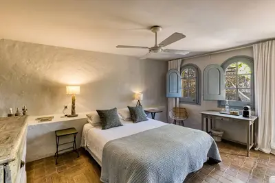 Image de Chambre 'Les Hamaques - Glicina' avec piscine partagée, Wi-Fi et climatisation