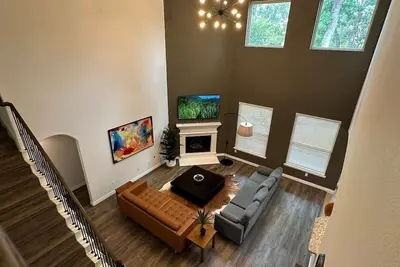 Image de Beautiful house in The Woodlands - Creekside