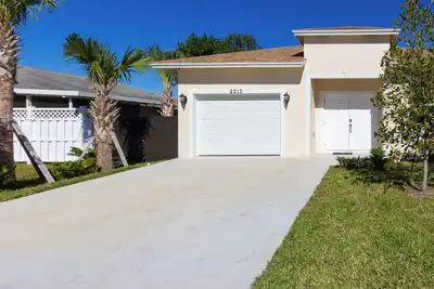 Image de Experience Hollywood\nGlamour an exquisite single level 4 bedroom