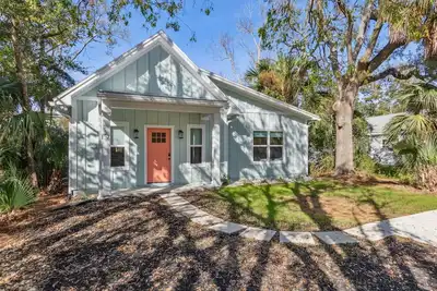 Image de Downtown Cottage - Hosted by Moore Ai Rentals