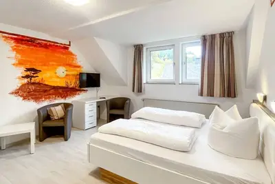 Image de Comfortable and versatile room -perfect for relaxation, work and exchange