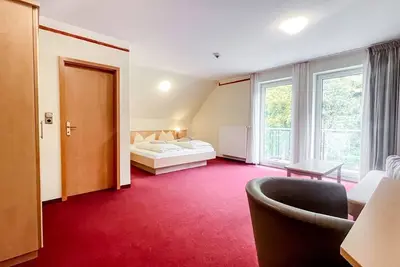 Image de Comfortable and versatile room -perfect for relaxation, work and exchange