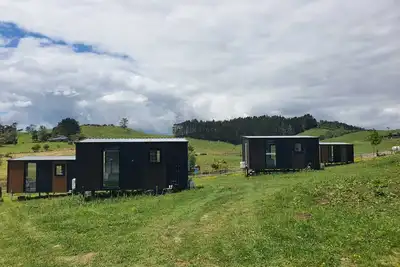 Image de Black Horse Cabin 4 by Tiny Away