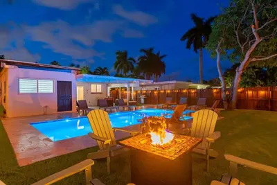 Image de Modern Design Amazing Pool/Soaking tub 5 min to Beach