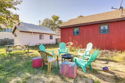 Image de Walk to Lake Erie Shore: Quiet Getaway w/ Fire Pit
