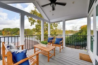 Image de < 1 Mi to Marina: Lake Norman Home w/ Pool Access!