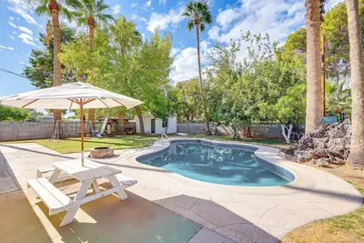 8 Mi to Dtwn: Pet-Friendly Phoenix Home!