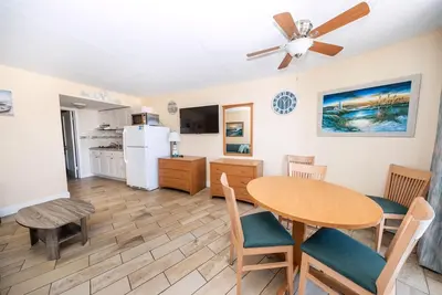 Image de 6201 Ocean Ave, Unit 209 - The Nassau Inn