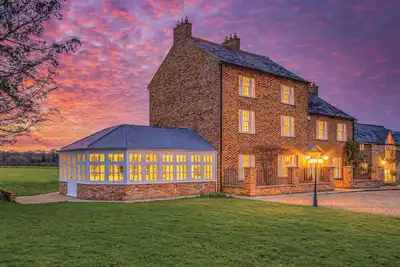 Image de Luxury farmhouse/lodge on scenic meadow and orchard. Pet-Friendly! w/Office