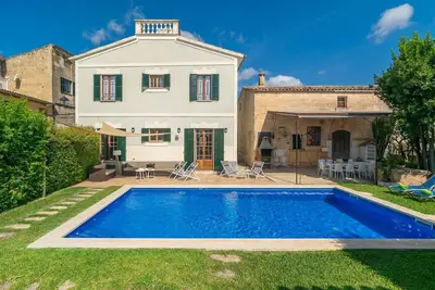 Image de Villa à Llubí avec piscine et vue