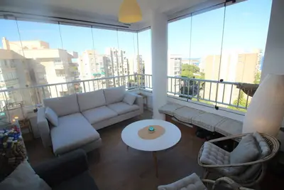 Image de Beautiful New Penthouse with 2 bedrooms and 2 bathrooms, fully Renovated