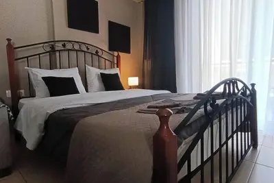 Image de Compact & Cozy studio with balcony.
