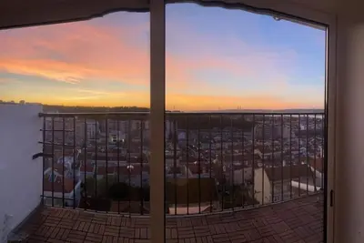 Image de Charmante Chambre Simple ou Twin avec Balcon et sublime Vue sur le Tage
