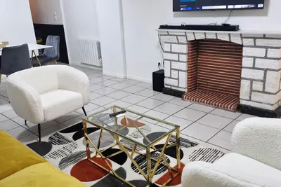 Image de Lumineuse et confortable, avec jardin