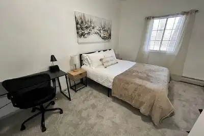 Image de Affordable Stay Near Proctors-A2