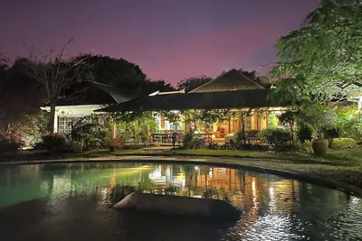 Image de 4-bedroom villa right on the white beach in Kilifi.