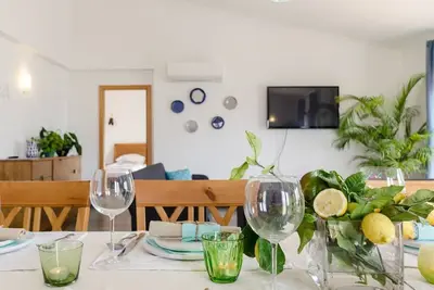 Image de Spacious villa with private pool and games room in quite location!