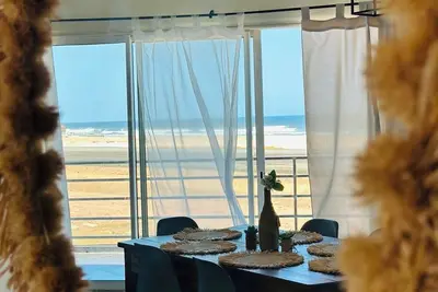 Image de Villa Aaray avec vue sur mer à 180° au balcon. Avec piscine en extérieur!