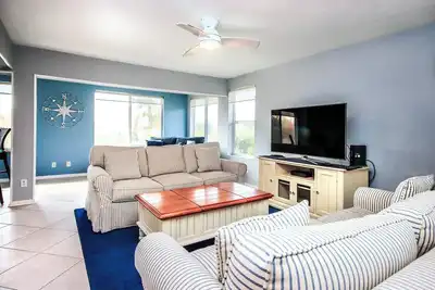 Image de Escape to paradise at Beach Road 104