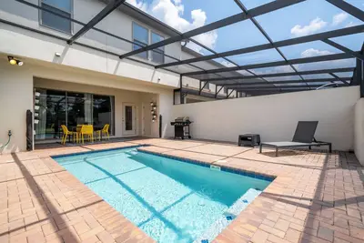 Image de 8822 Gc - Fabulous 5br Townhome: Pet Friendly