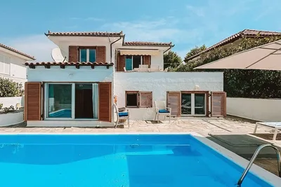 Villa Kosmos, wonderful villa with pool near 3 bea