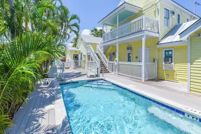 Image de Claude Monet Suite | Cozy Studio with Pool & Patio Access!