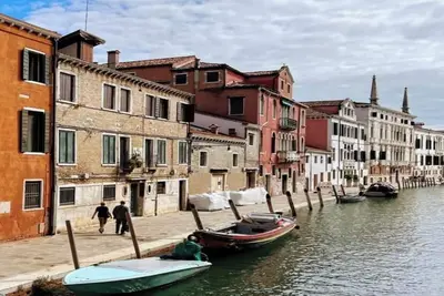 Image de Timeless Elegance with Canal Views in Cannaregio\n\n\n\n\n\n\n