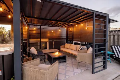 Image de Modern 2br | Pool | Hot Tub | 10 Min to Falls