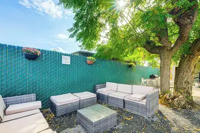 Image de Small-Town Charm & Patio Dining: Home in Madera!