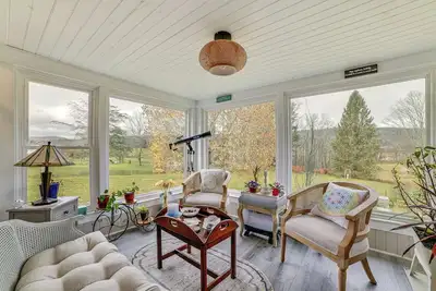 Image de 1 Mi to Historic District: Mtn-View Franklin Home