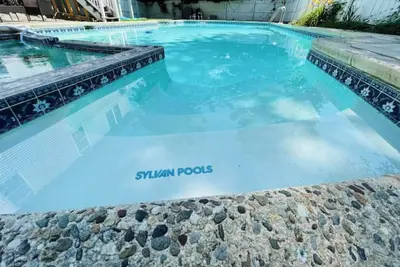 Image de Modern Getaway Pool & Game Room