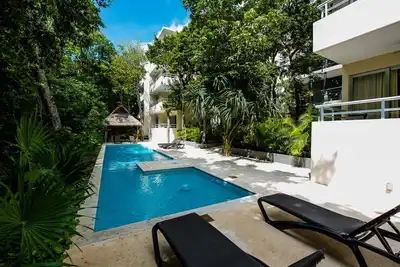 Image de Modern 2bed\/2bath condo w\/pool in gated community