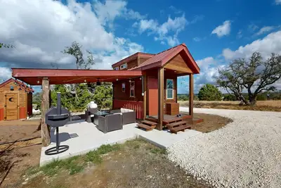 Image de Stylish and cozy cabin with firepit, kitchen, Ac and free wifi