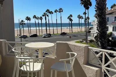 Image de Ocean Views! Newly remodeled 2 bd, 2 ba Ocean Front Condo, Easy Beach Access  Ac