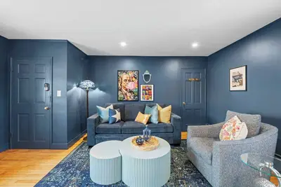 Image de New 1br on Salem Common l Steps to Witch Museum l Fenced in Yard + Parking