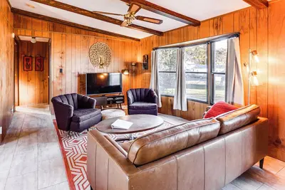 Image de 6 Mi to Balanced Rock Park: Home in Castleford