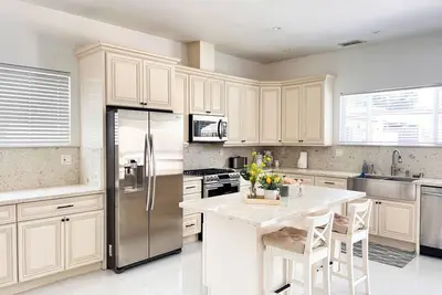 Image de Private Luxury Home w/ 5 Beds and Large Backyard