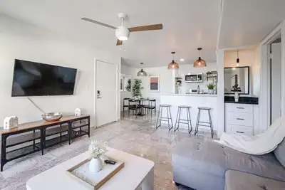 Image de Walkable Old Town Scottsdale 1br | Pool & Spa