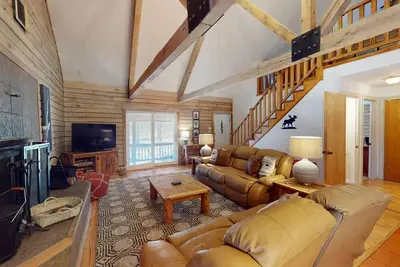 Image de Close to Town | Fireplace | Sweet Cabin