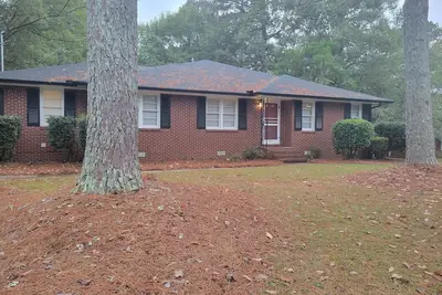 Image de New Listing Remodeled 4br/3ba house close to Sanford and Foley with game room